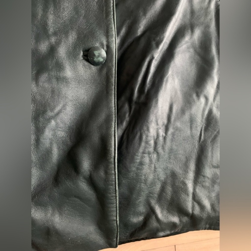 VINTAGE - Green Leather Coat with Genuine Fur Hood Oversized 90s Statement Coat - Picture 4 of 15